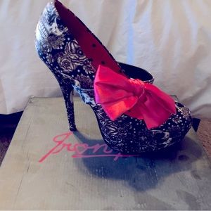 New, Never worn heels